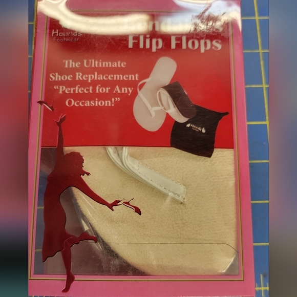 Hounds Footwear White Bendables Flip Flops Size 5/6 - Picture 1 of 3